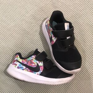 Nike Kids Black and Colorful Pattern Sneakers